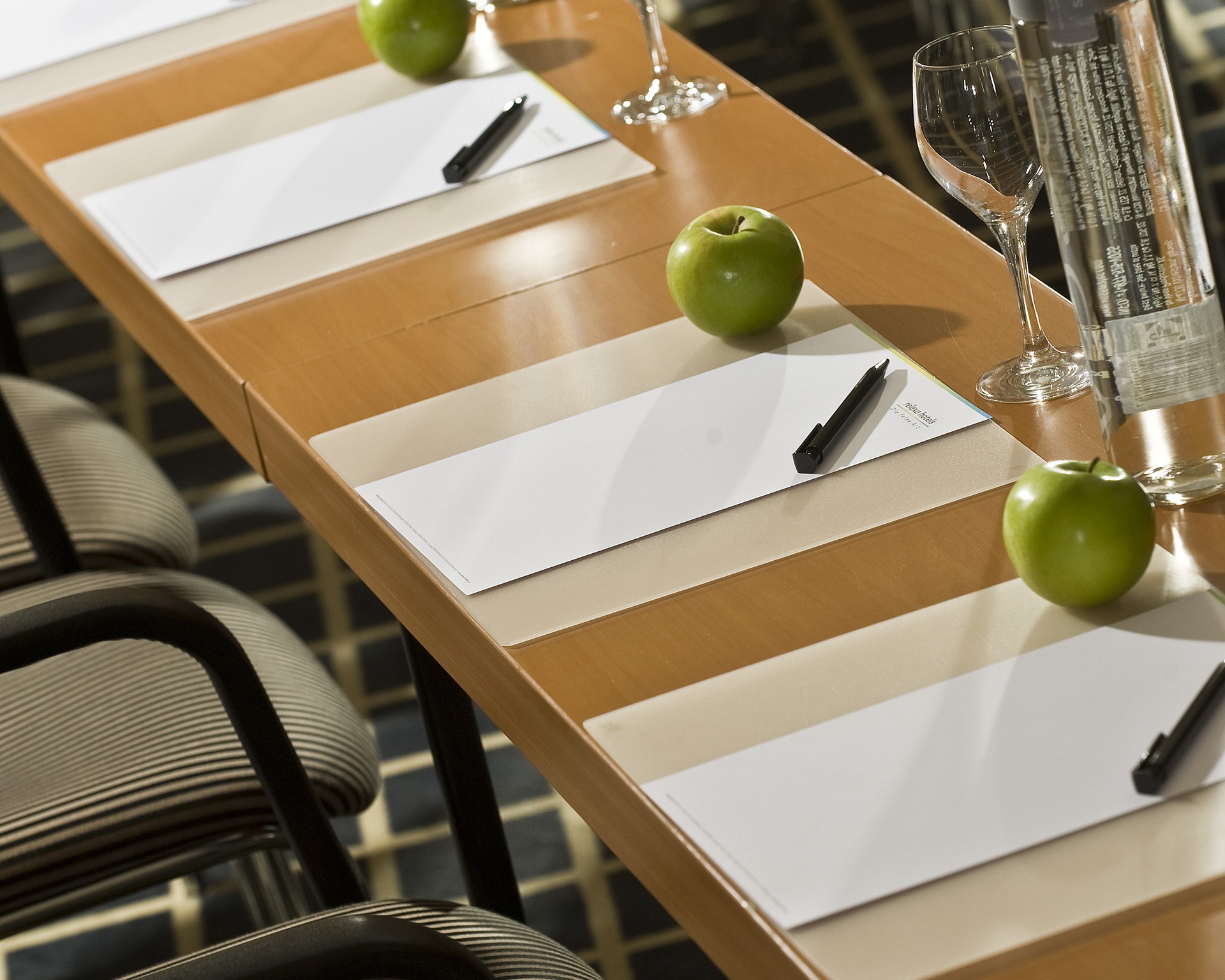 Tagungsraum Berlin I&II parlamentarische Sitzordnung relexa hotel Berlin - Tagungsraum Berlin I&II parlamentarische Sitzordnung